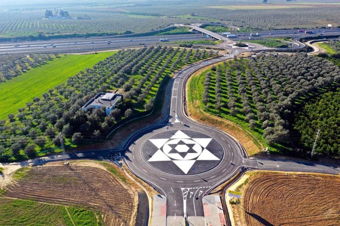 Archivo - Conexión de Espartinas con la autovía A-49 mediante la SE-40, estrenada en 2024.