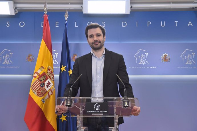 El portavoz de Podemos en el Congreso, Javier Sánchez Serna, durante una rueda de prensa en el Congreso de los Diputados, a 1 de abril de 2025, en Madrid (España).