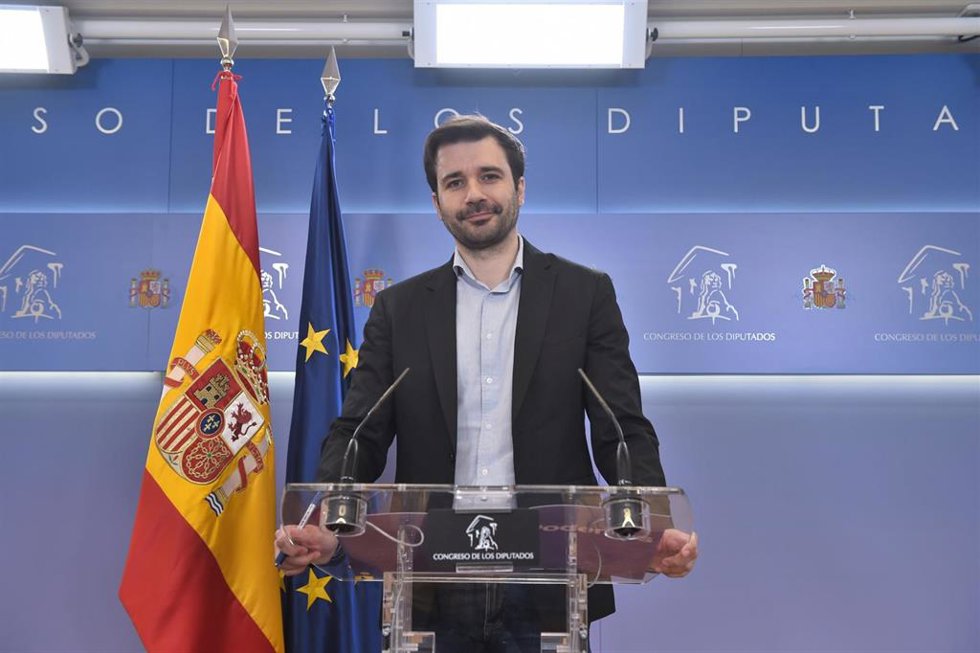El portavoz de Podemos en el Congreso, Javier Sánchez Serna, durante una rueda de prensa en el Congreso de los Diputados, a 1 de abril de 2025, en Madrid (España).