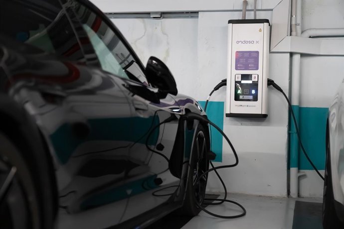 Archivo - El sector de la automoción ve el mapa 'Reve' como un acelerador del mercado de vehículos eléctricos.
