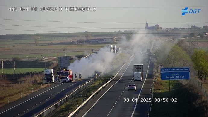 Incendio de un camión a la altura de Tembleque.