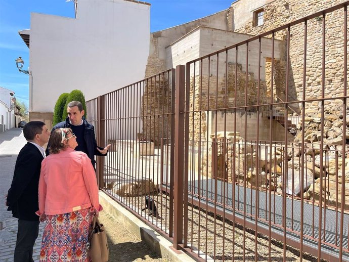 Visita a la muralla del Alcázar de Arjona.