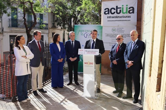 Bellido interviene en el acto de colocación de la primera piedra de las obras de rehabilitación en la Casa de Paterri, en San Bernardo.
