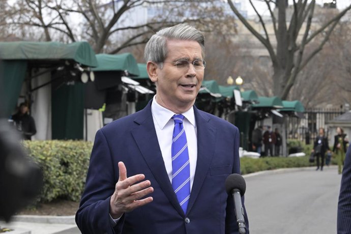 13 de março de 2025, Washington, Estados Unidos: O Secretário do Tesouro dos EUA, Scott Bessent, fala sobre as tarifas que são boas para a economia durante um encontro com jornalistas, no Stake Out/White House em Washington DC, EUA.