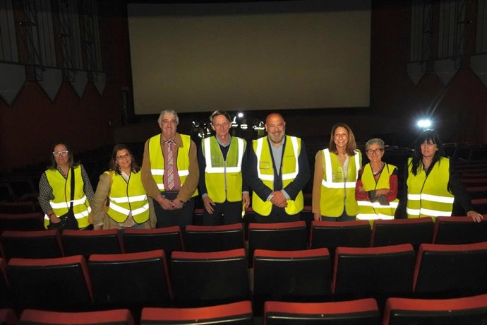 El alcalde de Palma, Jaime Martínez, visita el antiguo cine Metropolitan