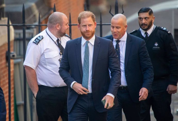 El príncipe Enrique llega a un tribunal de apelaciones en Londres, Reino Unido