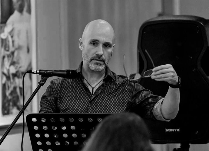 El escritor onubense Daniel Salguero.