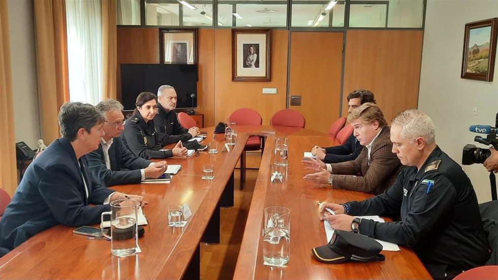 Reunión para abordar el cierre de la sede de Policía Nacional en la Plaza Alta de Badajoz