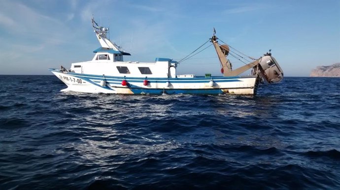 Un barco de pesca en el Mediterráneo.