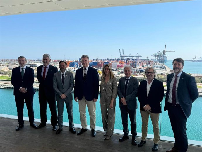 La Generalitat explora la viabilidad de un nuevo acceso al Puerto de València