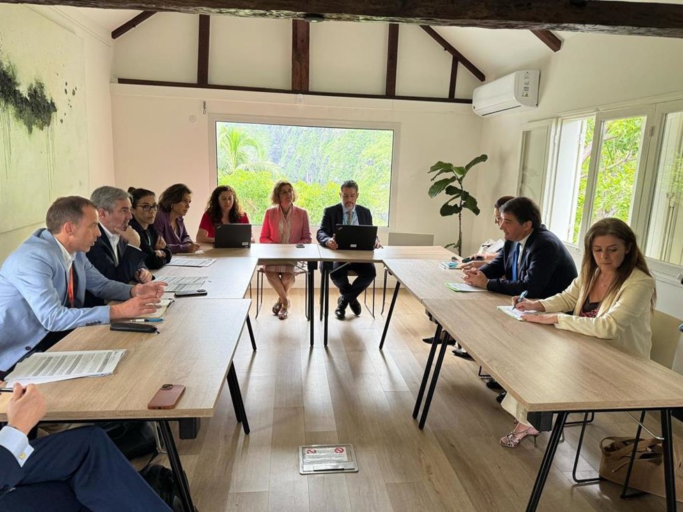 Reunión entre el presidente de Canarias, Fernando Clavijo, y el vicepresidente ejecutivo de Cohesión y Reformas de la Comisión Europea, Raffaele Fitto