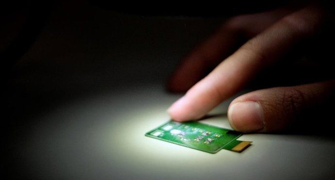 Foi desenvolvido um dispositivo vestível capaz de avaliar a saúde de atletas em tempo real por meio do suor.
