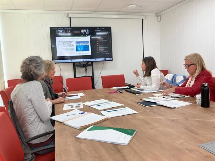 Eva Pajares reunida con municipios de la provincia para tratar sobre afección de la Fiebre del Nilo.