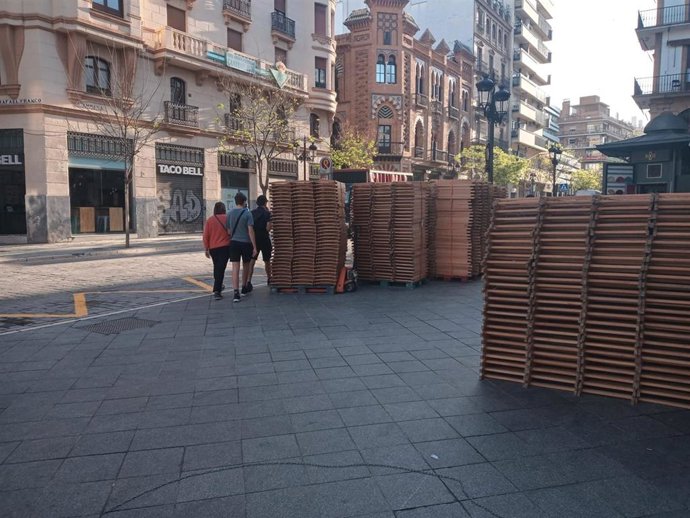 Las terminales de las líneas 27 y 32 en La Campana se trasladan a Ponce de León con la llegada de las sillas de la Semana Santa.