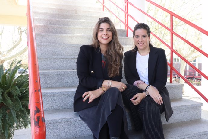 Las investigadoras de la UCO Noemí Toledano y Carmen Viejo,
