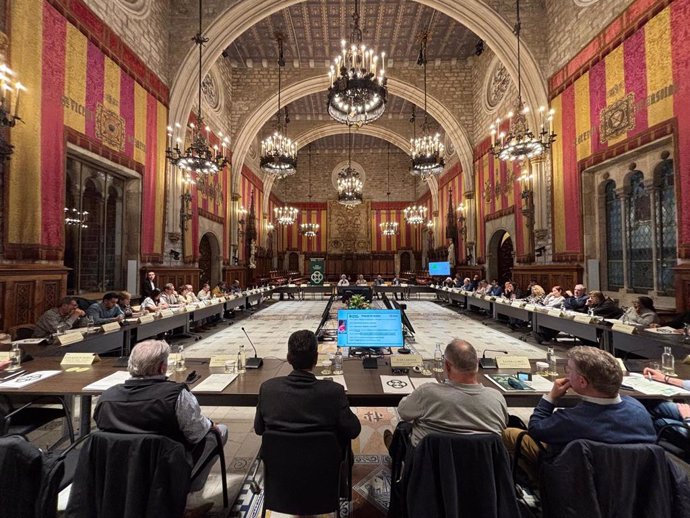 Consell de Ciutat de Barcelona celebrado este martes 8 de abril de 2025 en el Saló de Cent del Ayuntamiento