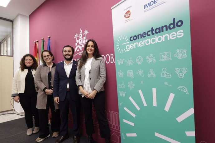Presentación del I Congreso Nacional 'Conectando Generaciones: los jóvenes empresarios y el desafío del relevo generacional', que se celebrará los días 26 y 27 de junio en Córdoba.