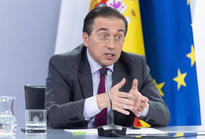 El ministro de Asuntos Exteriores, Unión Europea y Cooperación, José Manuel Albares, durante una rueda de prensa posterior a la reunión del Consejo de Ministros, en el Palacio de La Moncloa, a 1 de abril de 2025, en Madrid (España). El Consejo de Ministro
