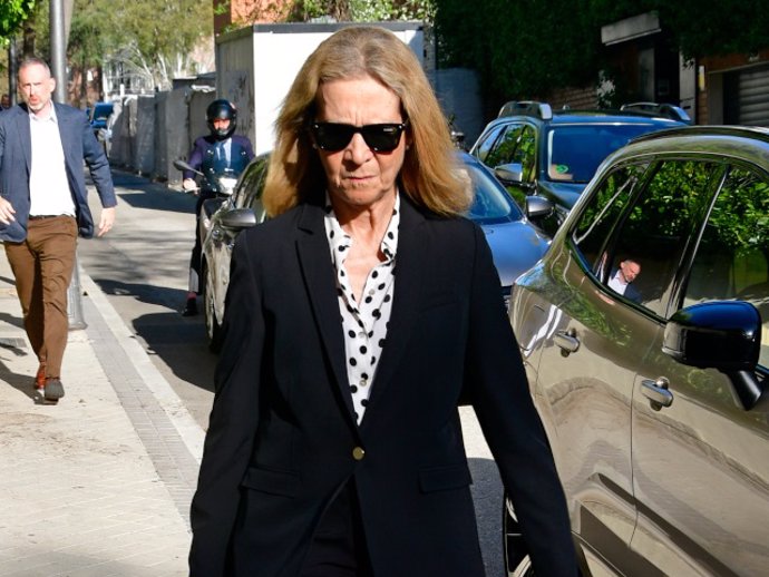 Archivo - La infanta Elena acompaña a la famlia de Paloma Eulate Aznar en su último adiós