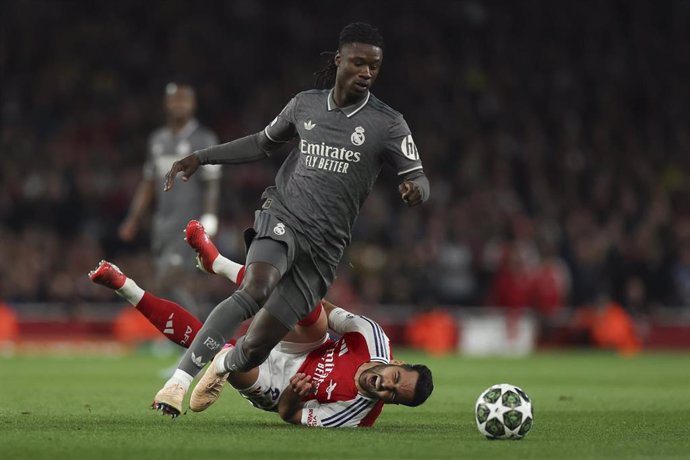 Eduardo Camavinga durante el Arsenal-Real Madrid de la Liga de Campeones 24-25