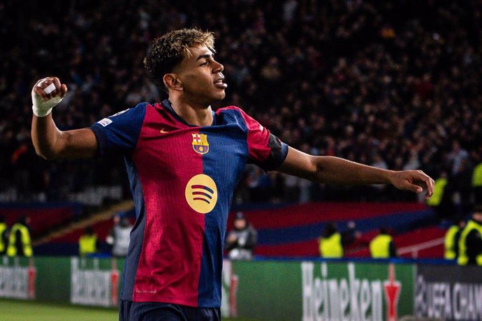 El jugador del FC Barcelona Lamine Yamal celebrando un gol en Liga de Campeones.