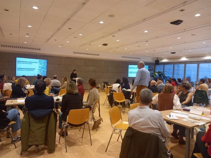 Este foro, que se celebra en el Artium, es un espacio de encuentro entre el personal técnico municipal y los agentes socioeducativos