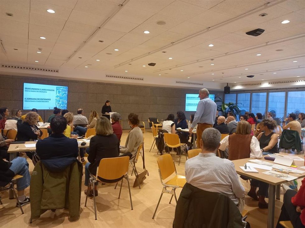 Este foro, que se celebra en el Artium, es un espacio de encuentro entre el personal técnico municipal y los agentes socioeducativos