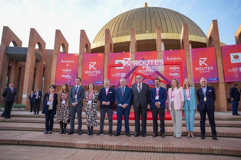 Presentación de las cuatro nuevas conexiones del aeropuerto de Sevilla en Routes Europe 2025.