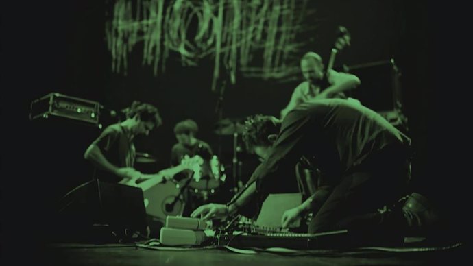 El Teatro Cánovas de Málaga, perteneciente a la Consejería de Cultura y Deporte, organiza junto a la asociación malagueña Oigovisiones el ciclo Fuera de fase / Sesiones de escucha que este jueves está dedicada a la escena musical post rock.