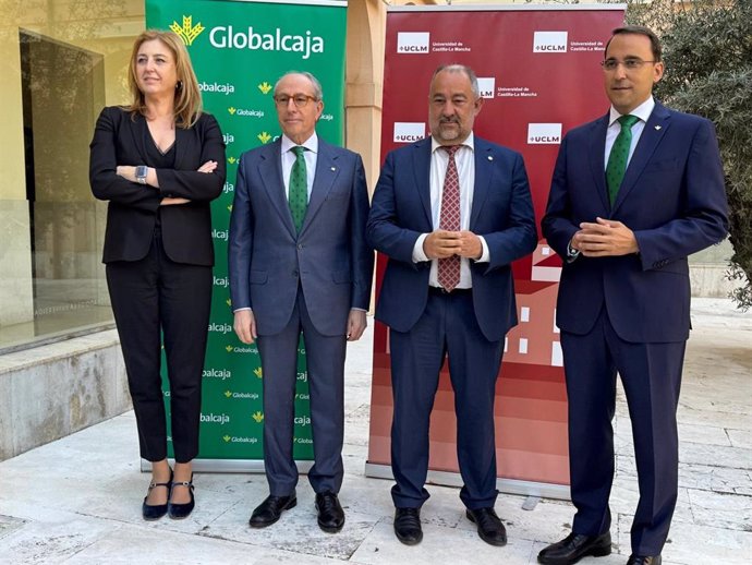Globalcaja y la UCLM refuerzan su alianza con un convenio de tres millones para impulsar la actividad académica.