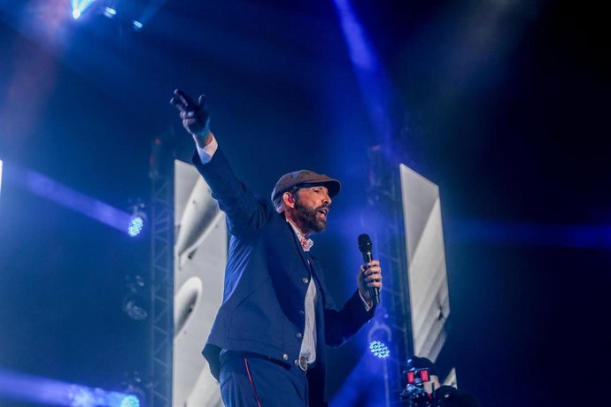 Archivo - El cantante Juan Luis Guerra, durante su actuación en el Wizink Center, a 9 de julio de 2024.
