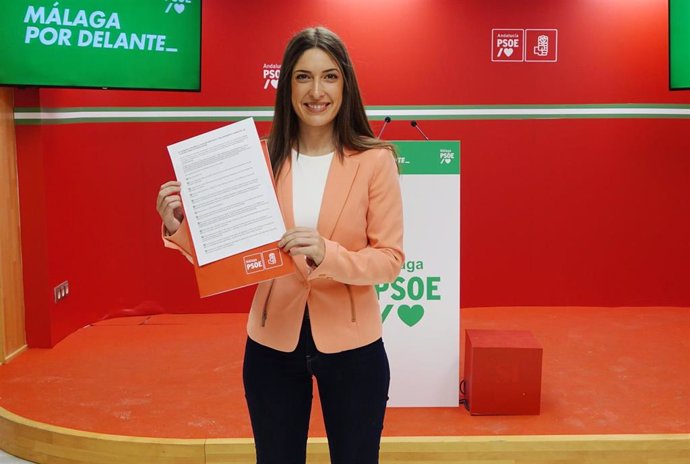 La portavoz del PSOE de Málaga, Ana Villarejo, en rueda de prensa
