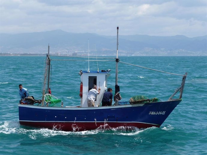 Archivo - Barco pesquero.