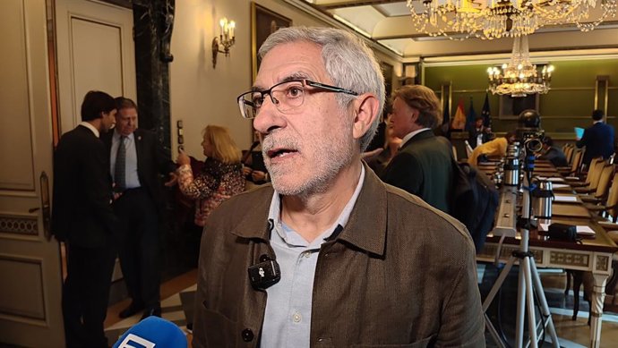 Archivo - El voceru del Grupu municipal d'Izquierda Xunida-Convocatoria per Uviéu, Gaspar Llamazares.