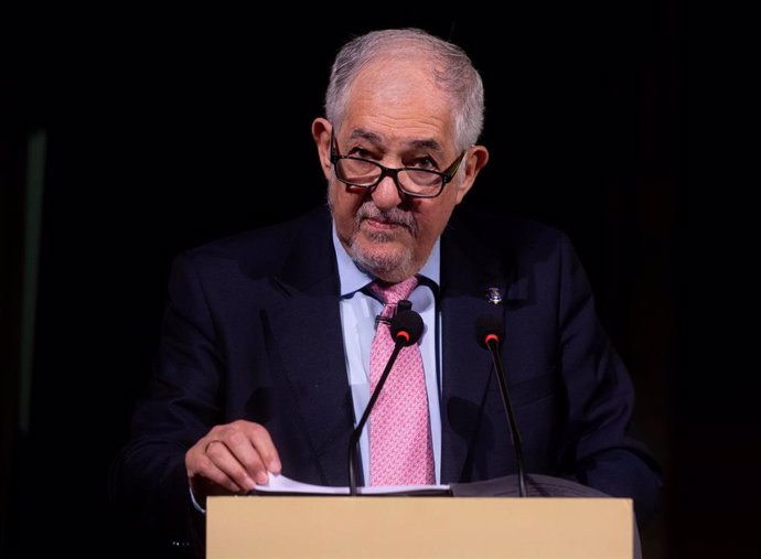 El presidente del Tribunal Constitucional, Cándido Conde-Pumpido, durante un desayuno, en el Ateneo de Madrid.