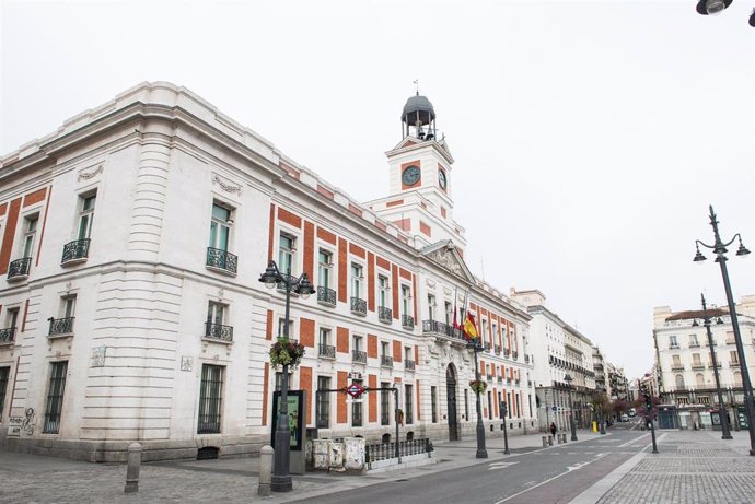 Archivo - Fachada del la Real Casa de Correos, sede de la Comunidad de Madrid.