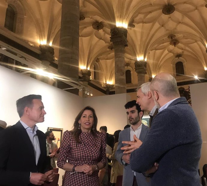 La alcaldesa de Zaragoza, Natalia Chueca, en la Lonja para explicar el nuevo proyecto