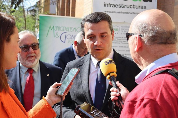 El presidente de la FAMP y alcalde de Córdoba, José María Bellido, en una imagen de archivo.