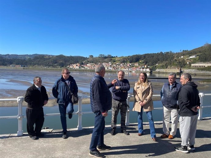 La diputada regional y portavoz de Infraestructuras, Cristina Vega, en Soto del Barco.
