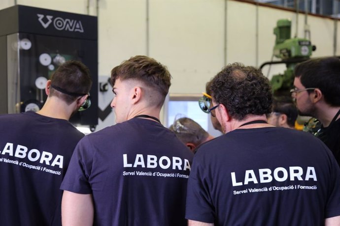 Labora ofrece a las empresas subvenciones de hasta 30.000 euros por contratar a personas jóvenes desempleadas