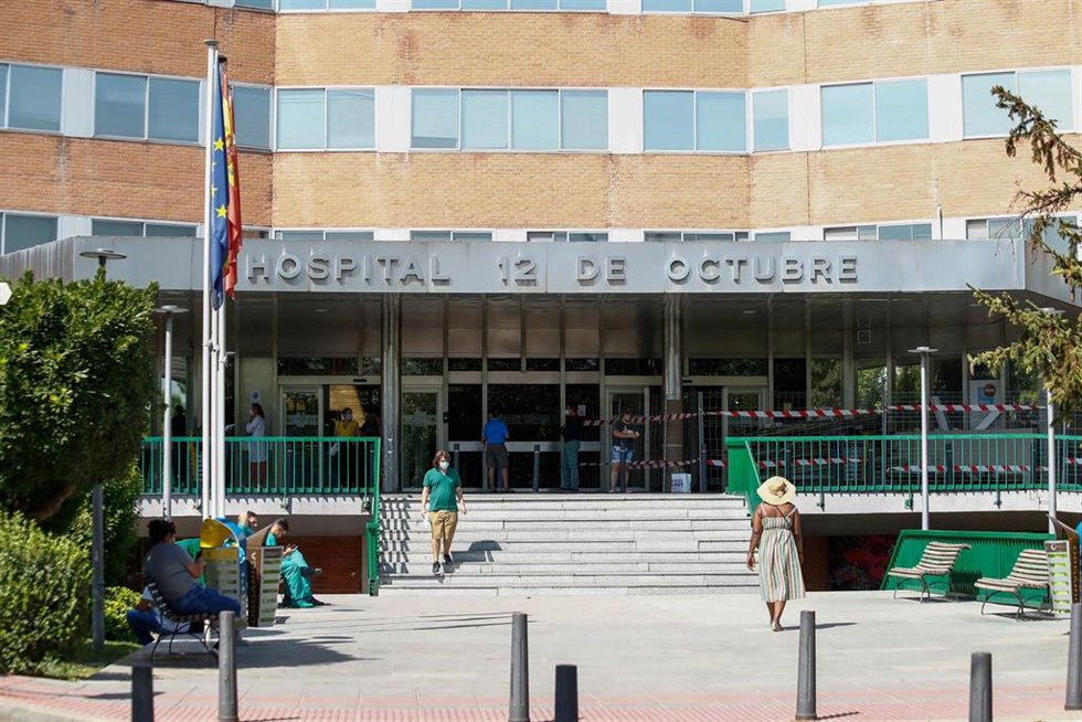Archivo - Fachada del Hospital 12 de Octubre.
