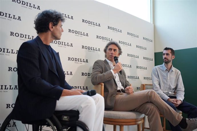 El tenista en silla Cisco García y Gerard Tsobanian, presidente y consejero delegado de Mutua Madrid Open.