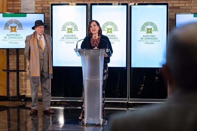La consejera municipal de Cultura, Educación y Turismo, Sara Fernández, y el director del Auditirio, Miguel Ángel Tapia