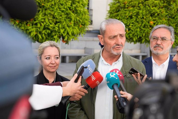 El diputado del PP en la Asamblea de Extremadura Bibiano Serrano en declaraciones a los medios