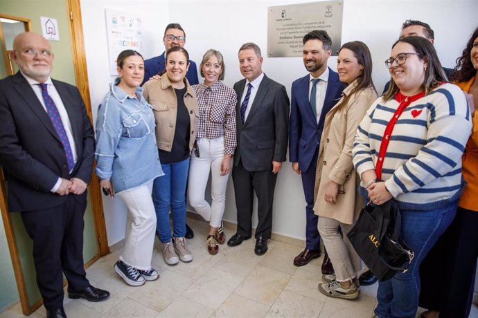 El presidente regional, Emiliano García-Page, inaugura la nueva escuela de Tarazona.