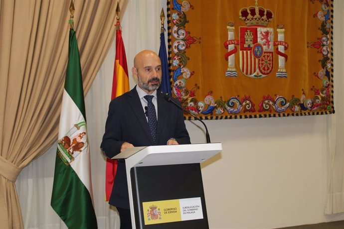 El subdelegado del Gobierno en Málaga, Javier Salas, en rueda de prensa.