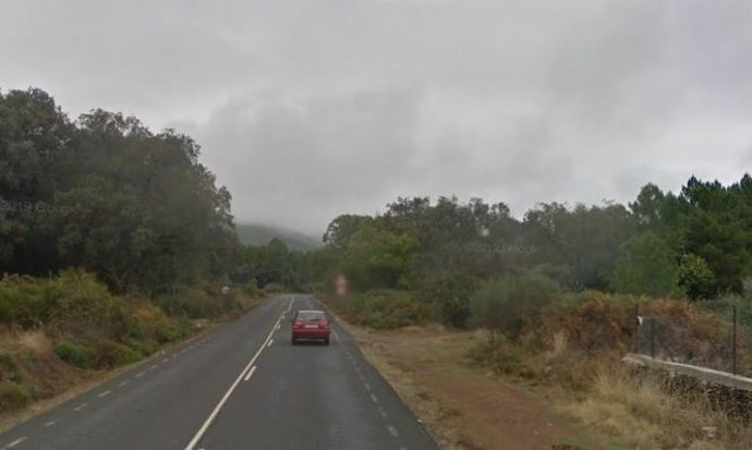 Archivo - Carretera de la provincia de Cáceres en una imagen de archivo