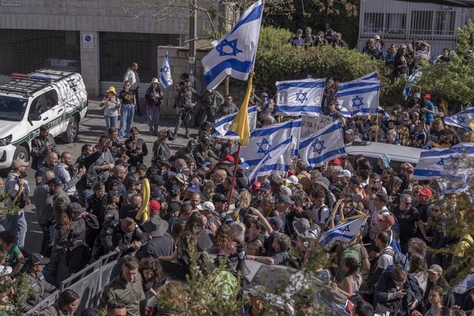Imagen de las protestas contra el Gobierno de Israel por la destitución del jefe del Shin Bet, Ronen Bar.