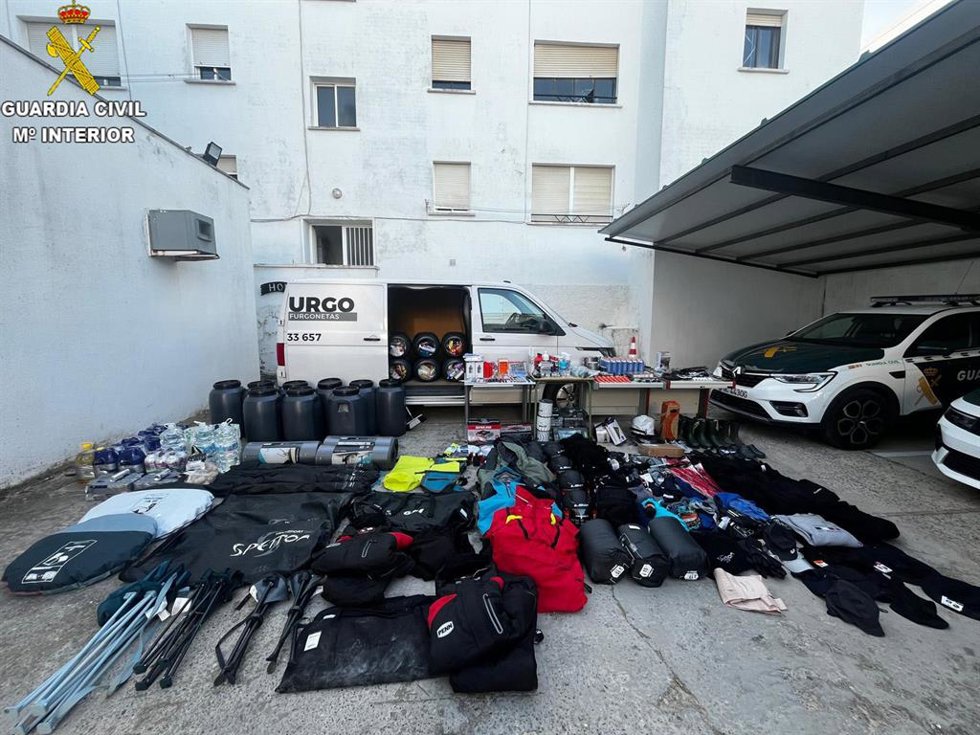 Material logístico para narcolanchas intervenido en un control en la A-381 de Cádiz.