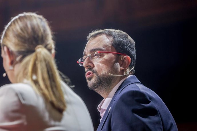 Archivo - El presidente del Principado de Asturias, Adrián Barbón